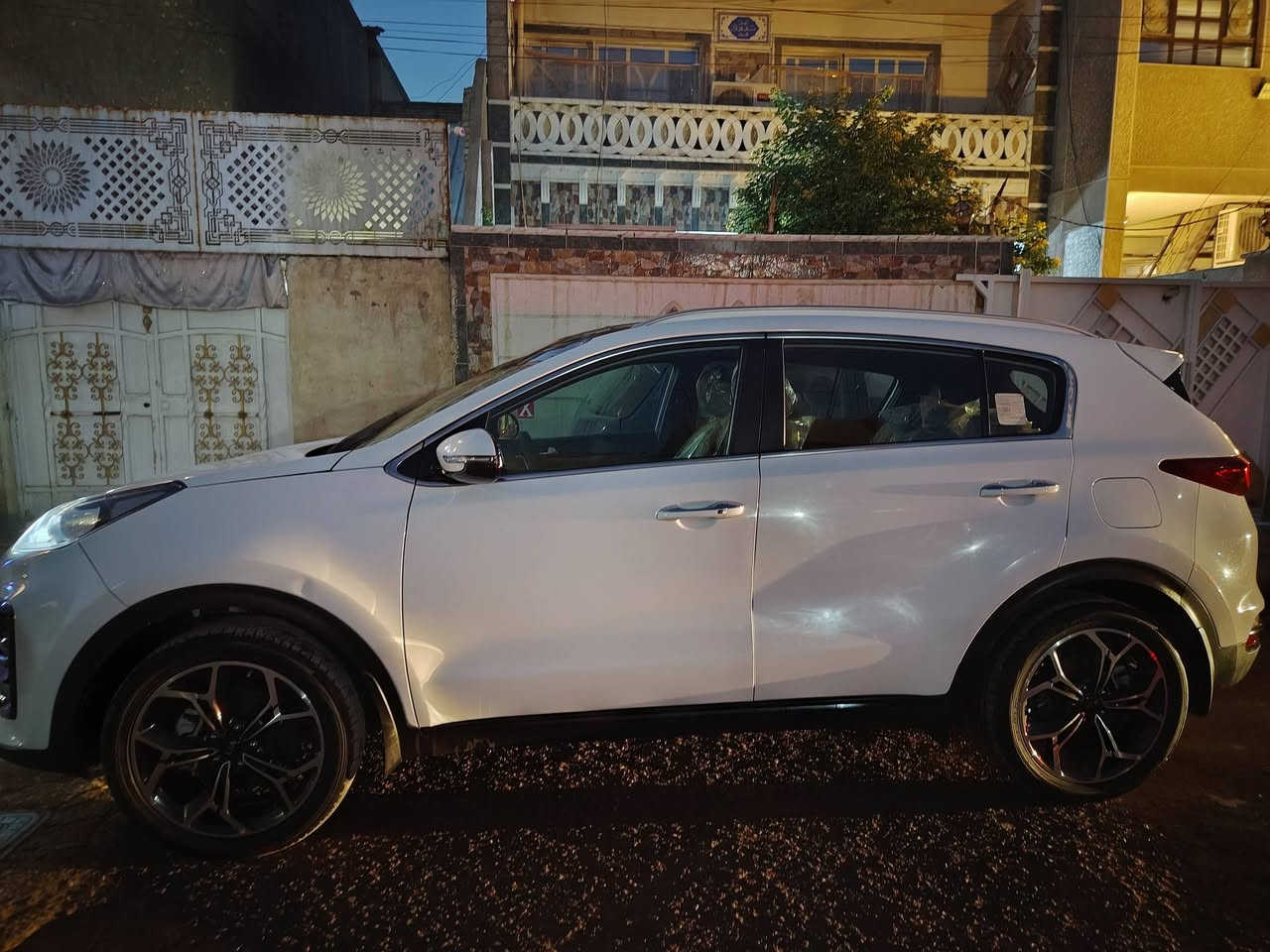 السلام عليكم سيارة سبورتج جيتي لاين الموديل 2021 السيارة لاضربة ولاصبغ فول مواصفات 1\1 السعر 235 للاستفسار على هذا الرقم ***********
