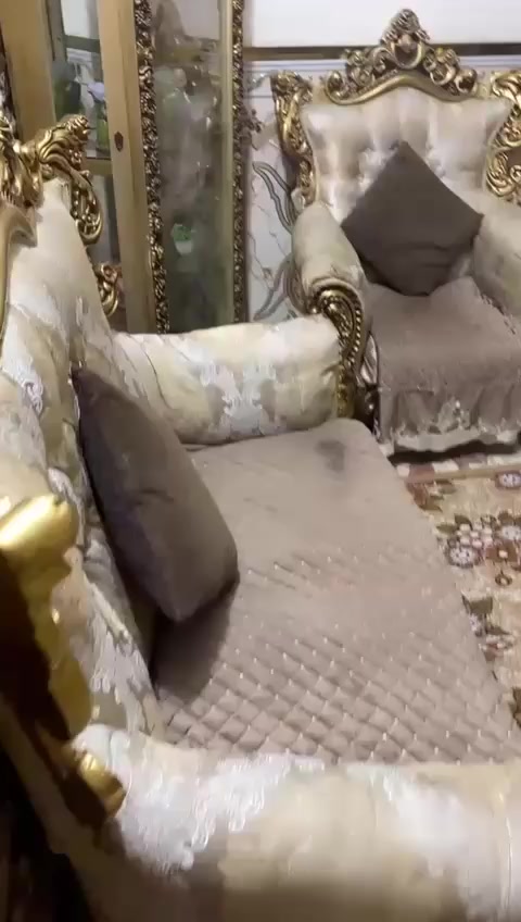 سلام عليكم البيع تخم كامل سعر ٣٥٠ وبي مجال المكان بغداد الاستفساراه علئ رقم ***********
