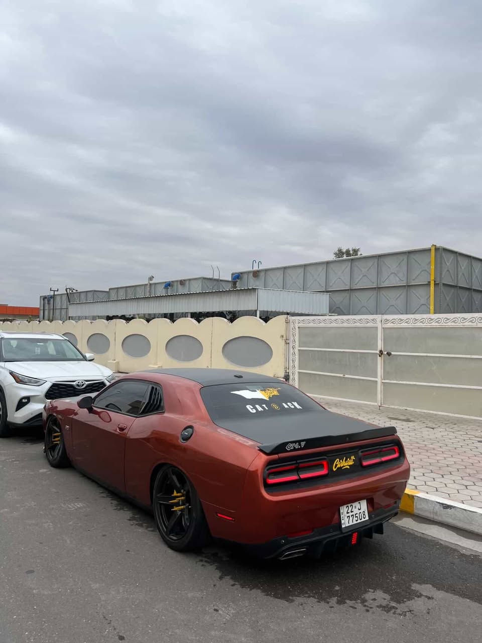 GT2020 جالنجر
السياره نص فول عليه كات باك اس 2
ويل نجمه خسفه قويه وعليه أناره
داخليه لد زرع
السياره بجم كبس وضهر كبس حادثه قطعه وحده جاملغ خلف سايق مرجع حار مصبوغ وبيه 4 اماكن بارد صغار السعر 150 وبية مجال  للشراي  مكاني بغداد زيونة رقمي ***********
