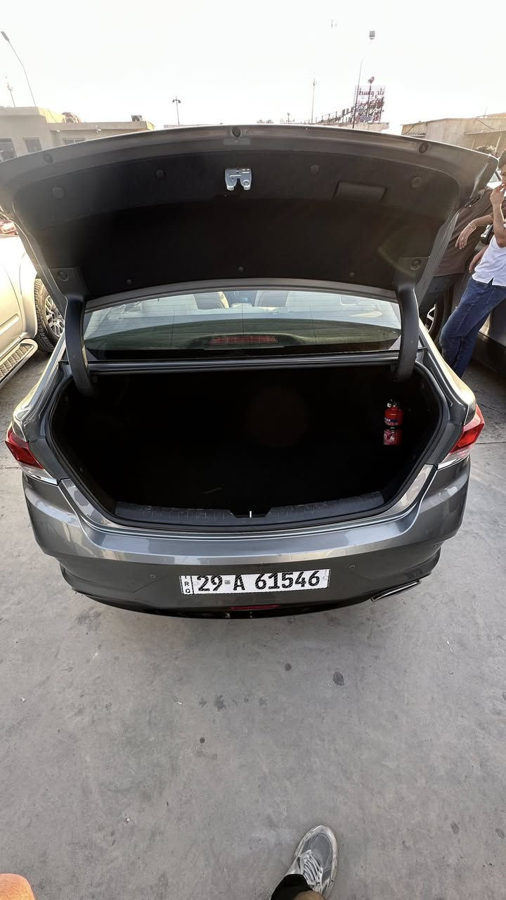 السلام عليكم
سوناتا 2018 خليجي
ماشية 195
تحكم ستيرن
شفتات
شاشة
مود درايف
كروس سرعه
مري شفط
اشاره بالمري 

محرك 2000 دوش المرغوب
سياره مناقصها شي 
بيها 4 قطع صبغ فقط بدون دواخل و بدون ضربه شرط الفحص 

سعرها 140وبيها مجال 
للتواصل ***********
