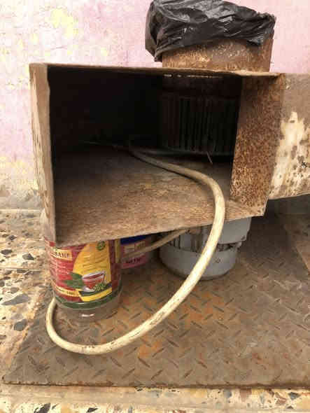 سلام عليكم للبيع شلال 15طان سلستيل اصلي جاهز من مفرغه ومن مضخه السعر350متوازي العنوان بغداد الجديده الرقم ***********
