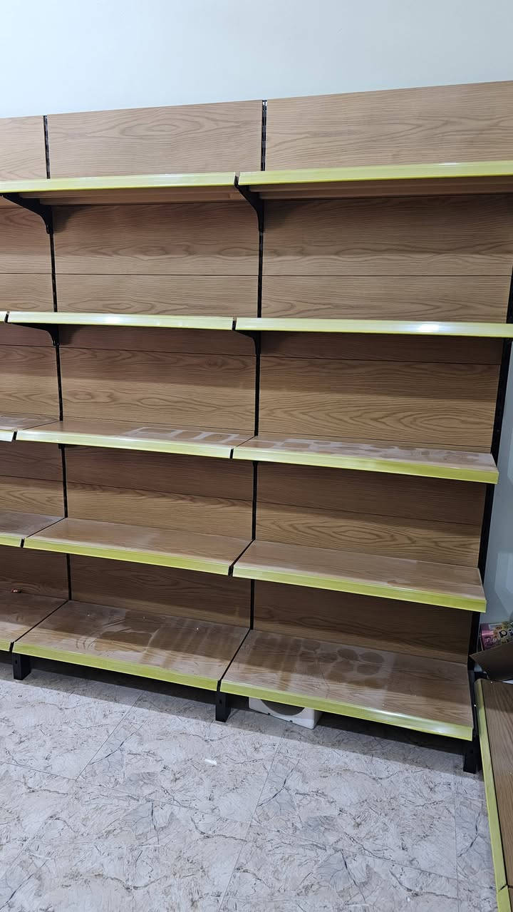 سلام عليكم
رفوف مستخدم كم شهر  حديد يتحمل 100كيلو للبيع مع رفوف زجاج عارضه واجه 
العنوان البصره 
***********
