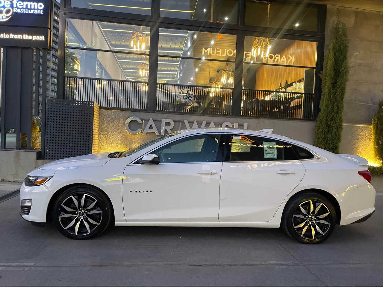 شۆفرلیت مالیبۆ ٢٠٢٢مواسەفات rs نموونە لە جووانی ٣٠ مایل رۆشتوە  بەسمە شەخال رادار خەتی جادە زۆر مواسەفاتی تر  رەقەم شاسی دانراوە بەس بۆنیدی بۆیاخە  ناوگردنی نیە . 
نرخی ١٣٥  گەڵاو مەجاڵ 
ژمارە مۆبایل  *********** السليمانية, العراق
