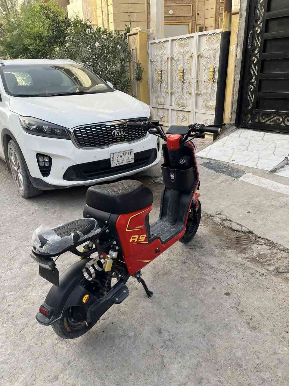 دراجه r9مزوده 6 بطاريات يدات رياضيه 16 أمبير الدراجه كفاله فقط اكو شخط مثل ما موضح بل صوره سعر 450 بيها مجال حك الجيه متواجد فقط واتساب ارقمي ***********
