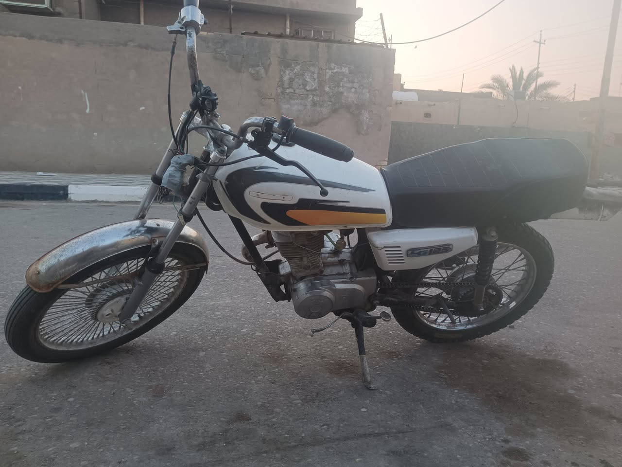 سلام عليكم دراجه نامه شلامجه تواير توني شادهن وظفيره وباتري دراجه مثل ما واظح بصوره بيه نظيح بصيط يردله جبن وتاير جدام يرادله بربرن يلعب دراجه معوزه غير ترتيب شويه وغراظه كله جديده شاده ب٢٠٢٤سعره ٢٥٠قفل لا تعبني ولا تعبك ماتشتري عبر لمنشور مكاني رميثه ***********دراجه كلك
