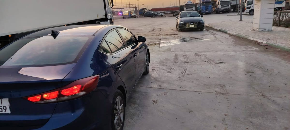 سلام عليكم النترا 17ورد مريكي نكليزي تحويل مباشر رقم بغداد بيها 3  قطع صبق وليسا تبديل موصفات فول بصمة فتحة شاير مري حدادية جديدة ربع مذب عليها تبريد تخم تاير سعر 115بية مجال ***********
