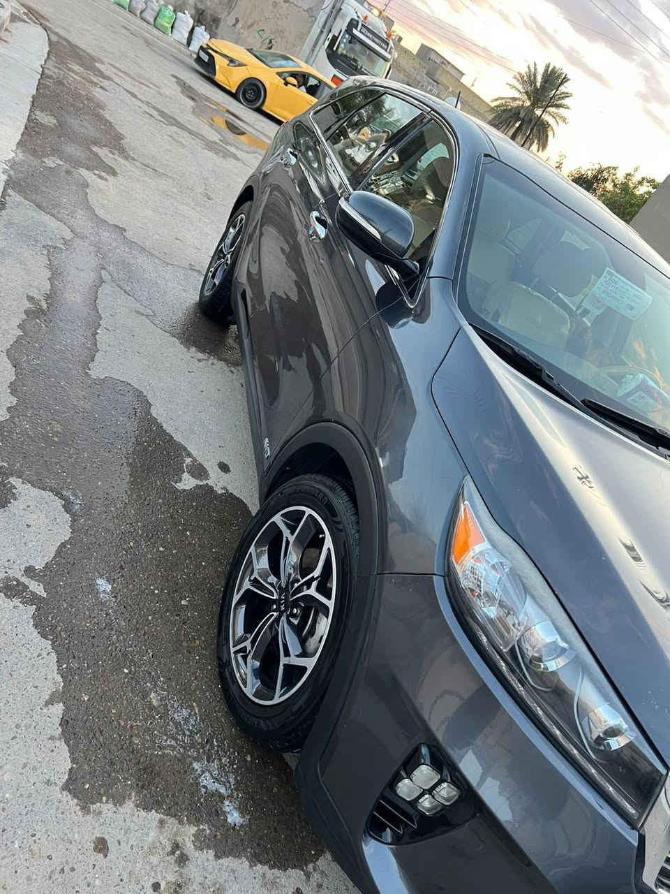 السلام عليكم
للبيع 
سورنتو 2019 
وارد امريكي 
مكينة 6 
ماشية 112 ميل 
رقم واسط بأسمي 
شاشة جبيرة 
مري شفط 
راداراد تحكمات ستيرن 
حادثهه
باب او جاملغ نفسهن معمرات 
مكانهه / بغداد مجمع بسماية 
السعر 188 او بيهه مجااال
***********
