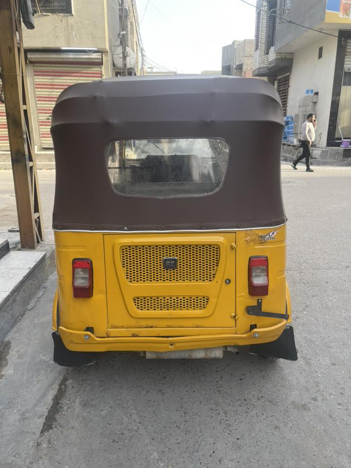 سلام عليكم شباب تكتك موديل 21 شهر11 للبيع رقم وسنويه هزه جديده محرك مفتوح مره وحده فقط بوشه وبستم معمره دوس بيه خياس موضح بلصوره السعر 7600 مكاني بغداد البلديات ***********
