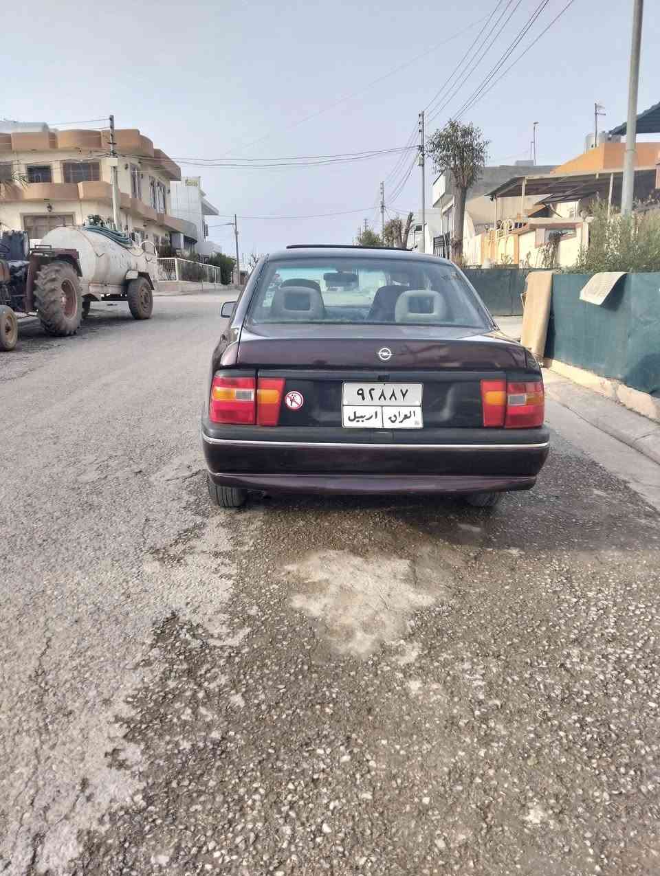 ژ***********=***********چمچماڵ  = سعر 42مەجالێی کەم 
ئۆپڵ ڤیکترا مۆدێل۹۱ مەکینە ۱٨ گێڕعادی
گێڕو مەکینە بەشەرت بێ لێدراوی بێ دەعم
ناوکرێیمیە سەیارەکە تابلێی جوانە
 قفڵ مرکزی ئەیبئسە 
چوارتایەی لۆک تاقم دواوپێش بەشەرت
*********** وتساب
***********
سەقف سلایت نموونە لەجوانی مالی دۆستە
