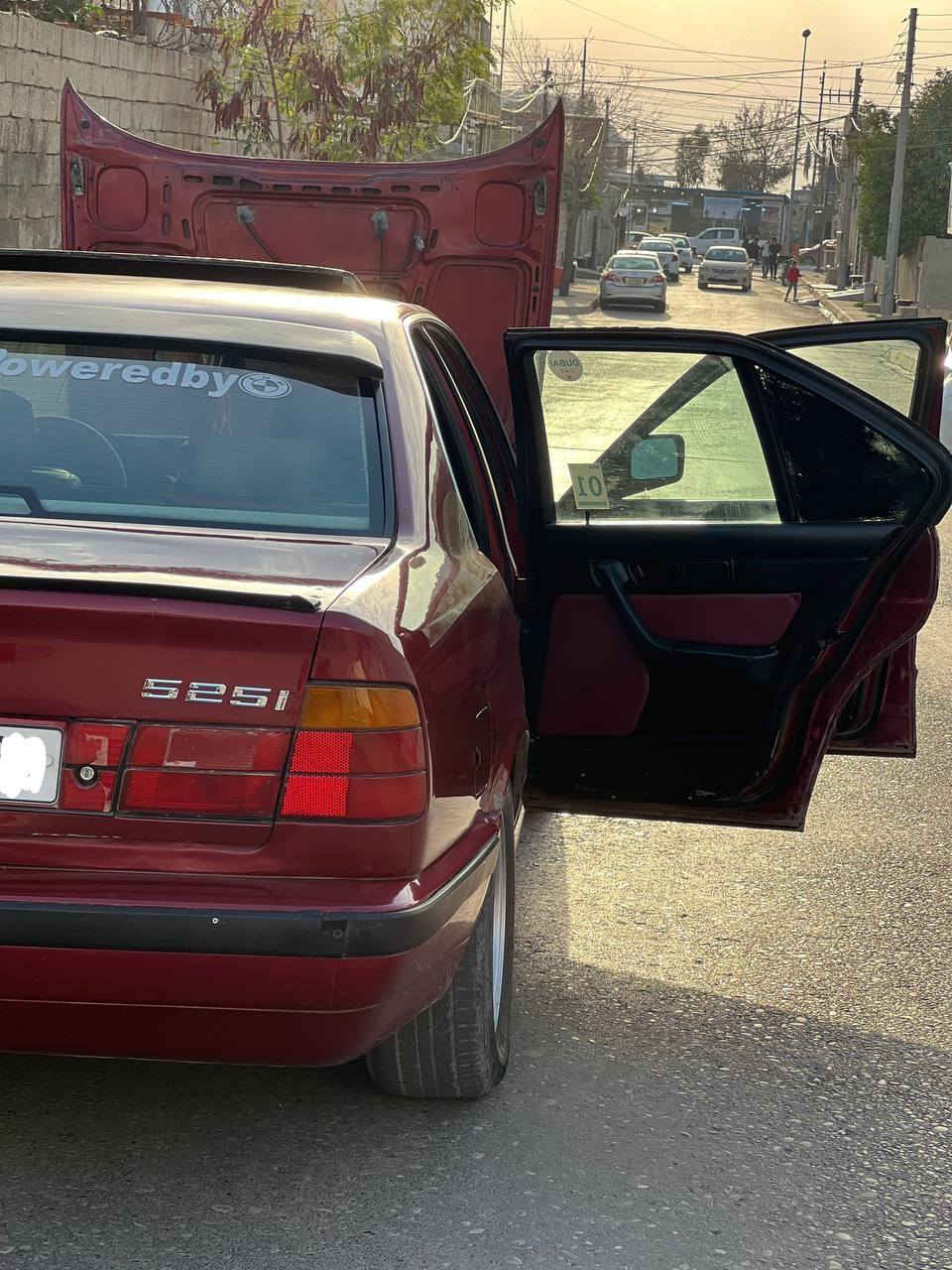 BMW E34 520i 1990 مارۆنی
 کوردی/عربی

*********** واتساب/ ماسنجر

كوردی:
520ی گێڕ عادی. 
سەنەوی تا 2030 تازەیە بەناوی خۆمەوەیە.( تەحویل و وەکالە بەشەرت). 
یەک دینار غەرامەی لەسەر نیە. 
بێ لێدرانە (پشت و لێشی لێدرانی نیە).
سبوغ عامە بۆ جوانی.
گێڕ و مەکینە بەشەرت.
تەقە و ڕەقە بەشەرت. 
تەبریدە بەس کۆمپرێسەری لەسەر نیە.

عربي:
520 کیر عادی.
سنويه لحد 2030 سياره بسمي (تحويل و وكاله بشرط).
معلي ولا ربع غرامه.
بدون حادث.
صبغ عام ل جماليه.
كير و محرك بشرط.
تبريد بس يحتاج كومبريسر. أربيل, العراق
