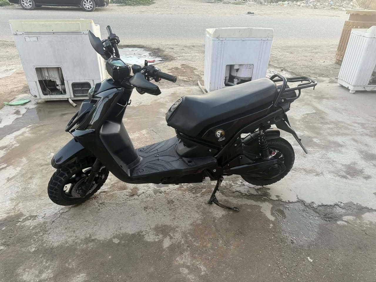 السلام عليكم شباب دراجه شحن للبيع جديده بس بطاريه وحده منقصه  الشراي يتصل ويدلل *********** مكاني بغداد ابو غريب
