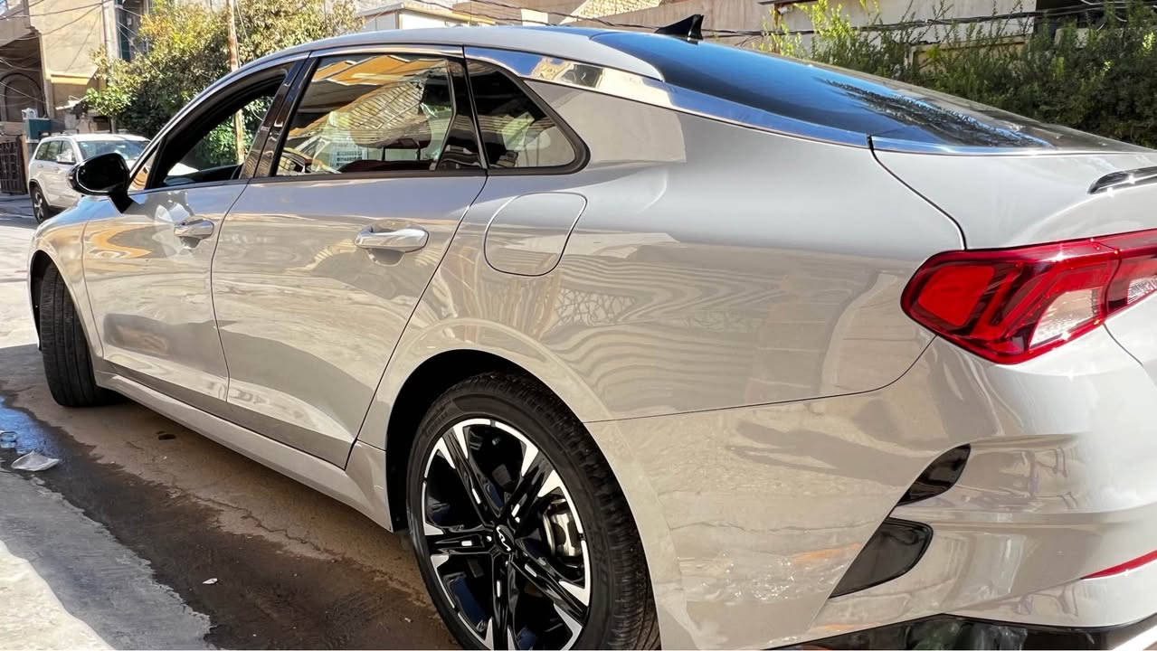 السلام عليكم 
 K5 2023 
مواصفات جي تي لاين 
اللون سمنتي 
السيارة معوقين وبأسمي
حادث السيارة سرقه بانيد
 وجاملغ ايسر
يرباكات السيارة سليمة 
بصمه تشغيل عن بعد 
حساسات
السعر 185 وبيه مجال
***********
مكاني بغداد بغداد, العراق
