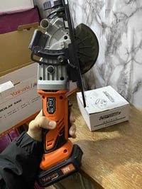 مزاد • ناقصها بطارية • لشاحنة