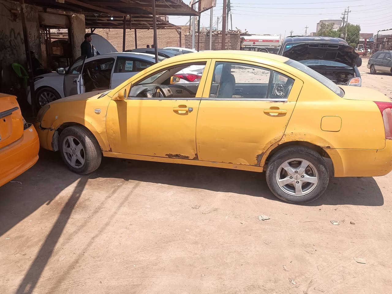 شيري محوره كورله 1800 مكينه وكير جداد سياره جاهز تريك وين ما يعجبك مدور ثاني يوم السعر 13 وبيه مجال مكاني الناصرية مركز ***********
