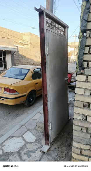 سلام عليكم باب تفصال ثقيل سعره 200وبيه مجال قليل لاستفسار ***********
