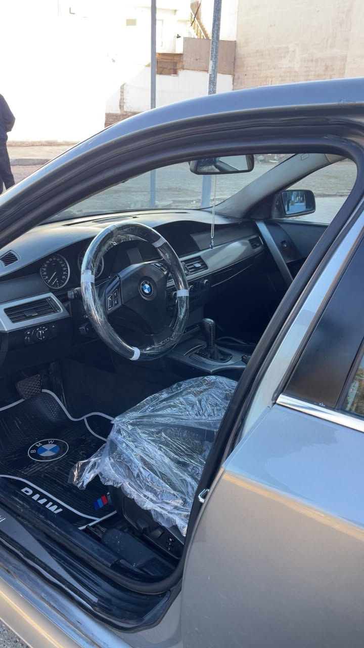 BMWE60میماتی
مۆدیل ٢٠٠٧
تۆماتیک- سپۆت- ئێم
مەکینە ٥٢٥-نۆزل کورت 
سلایت
شاشە
تەبرید
کوشین هیتەر
جام کارەبا
کوشین جلد
دەبل گێر 
پشت و پێش کەپس
بۆیاغ حام 
سەنەوی نوێیە تا ٢٠٢٨ 
ڤایبەر ـ واتسئاپ *********** موشتەری نیت سەرمان مەیەشێنە - سەیارەکە لە هەولێرە
