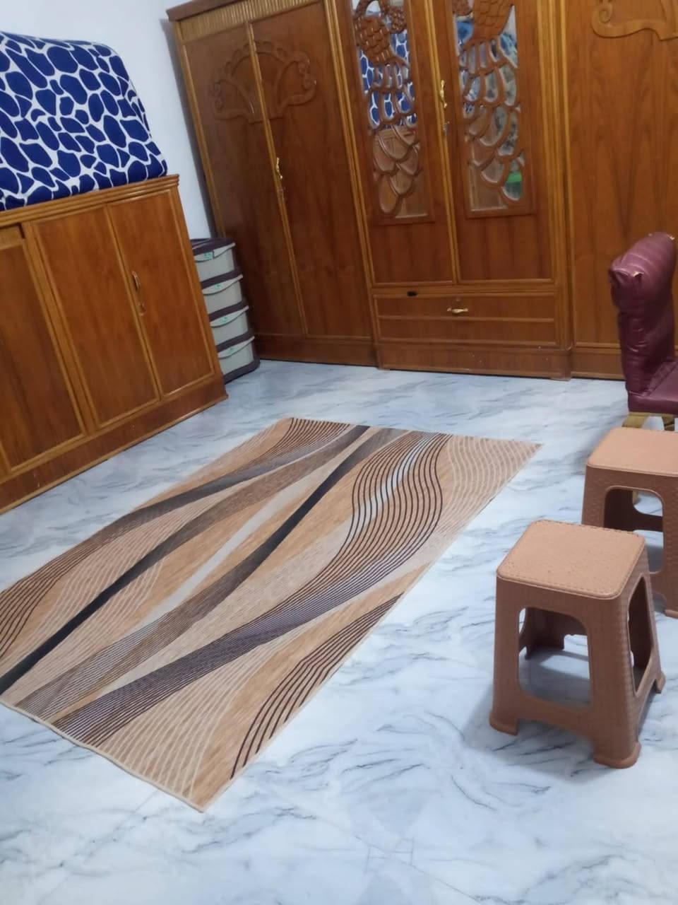 الدار للبيع المساحه 150متر طابو زراعي سند 25 الموقع طريق المعاره قرب الحاج محمد كامل بناء طابوق السقف صب كونكريت بناء حديث طابوق السقف صب كونكريت يتكون من غرف نوم ثنين وستقبال وصاله ومطبخ مجمع صحي خارجي وداخلي وطارمه وممرات داير البيت 
أي استفسار إتصال على الرقم التالي واتساب ***********
أو مراجعة مكتب ابو زهراء التميمي شارع المواكب مقابل حسينية الخزرج الخاص مفتوح
