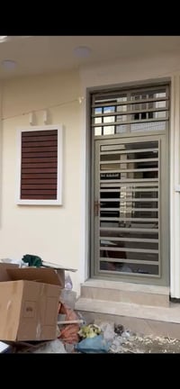 بيت بناء جديد للايجار في منطقه الحريه قريب على كباب ابو علي يناسب عائل...