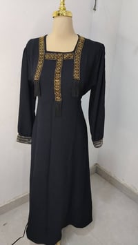 ملابس • متوفر للبيع