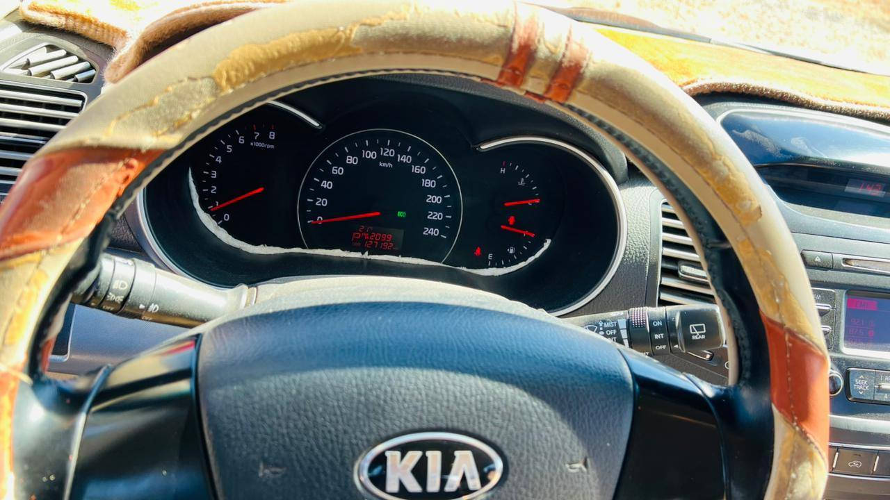 سلام عليكم 
للبيع سورنتو 2014
كفاله عامه كلين شرط محرك گير صدر تايرات تبريد تتدفئه كلو شرط التحويل شرط لل ستفسار الاتصال على الرقم ***********
