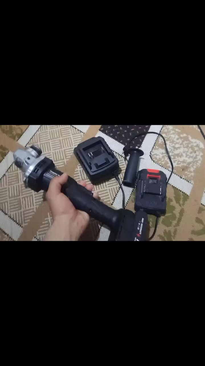 كوسرة نظيفة جدا شرط التشغيل
مع بطاريتين مع شاحن مع حقيبة
ابيع فحم


**إذا كنت صاحب هذا الإعلان وتريد حذفه لأي سبب، رجاءا أرسل رسالة إلى الدعم الفني**