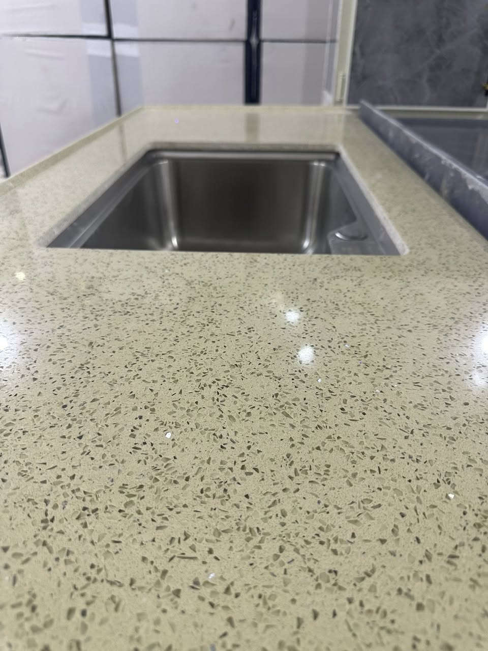 سنك كوارتز مختلف الالوان
التاميم ركن آلمدينه معرض أثاث بيم
***********
