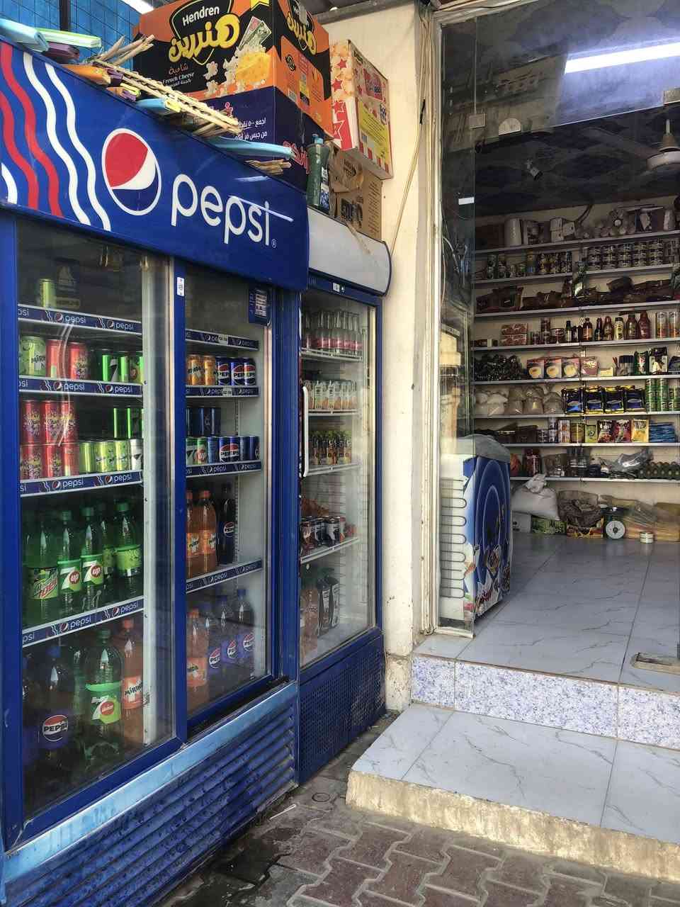 السلام عليكم
اسواق للبيع 
العنوان السراي شارع الكراغول 
للاستفسار 
***********
