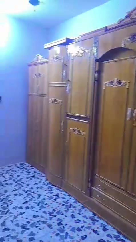 غرفه للبيع جديده ونضيفه سعرهه مليون وبيهه مجال شي بصيط تواصل علئ رقم ***********
