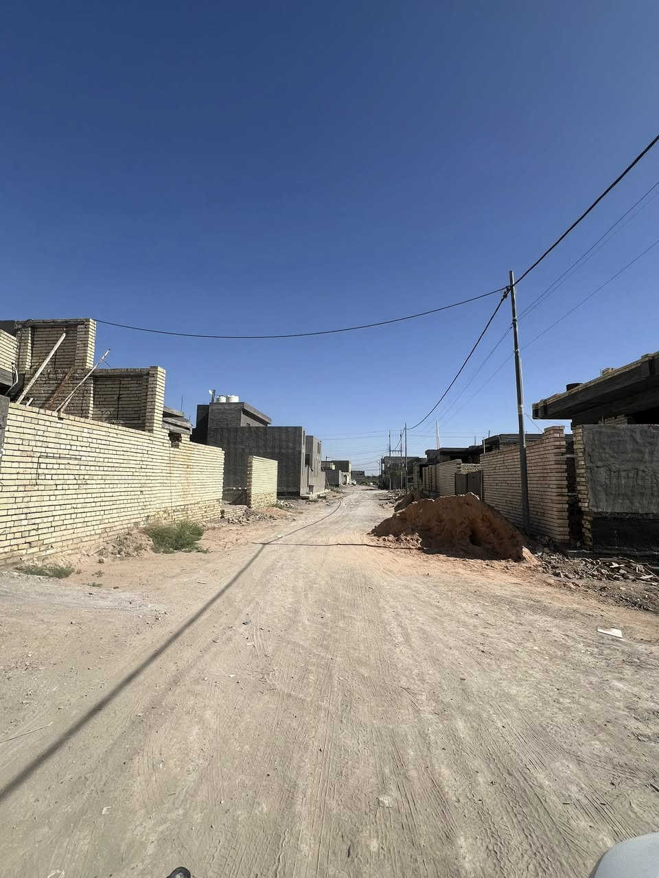 🏡 عقارات الأسد 🏡

#للبيع
قطعة أرض طابو زراعي سند 25،(تحويل مباشر ب إسم المشتري )
📐 المساحة: 240 متر
📏 الواجهة: 12 متر
📏 النزال: 20 متر

🏡 مناسب للسكن العائلي

🔹
🏠 الخدمات:
تتوفر جميع الخدمات السكن🍁💵

📍 الموقع:
بابل – قضاء المحاويل / ملحق حي النور📍📍📍
📷 باقي التفاصيل موضحة في الفيديو والصور

📞 للاستفسار أو معرفة السعر:
يرجى الاتصال أو المراسلة على الأرقام التالية:
***********
***********
📲 أبو أسد

📍 زورونا في:
مكتب عقارات الأسد – قضاء المحاويل، حي 17، قرب مقهى الصياد

🌿🌿🌿🌿🌿🌿🌿🌿🌿🌿🌿🌿🌿

