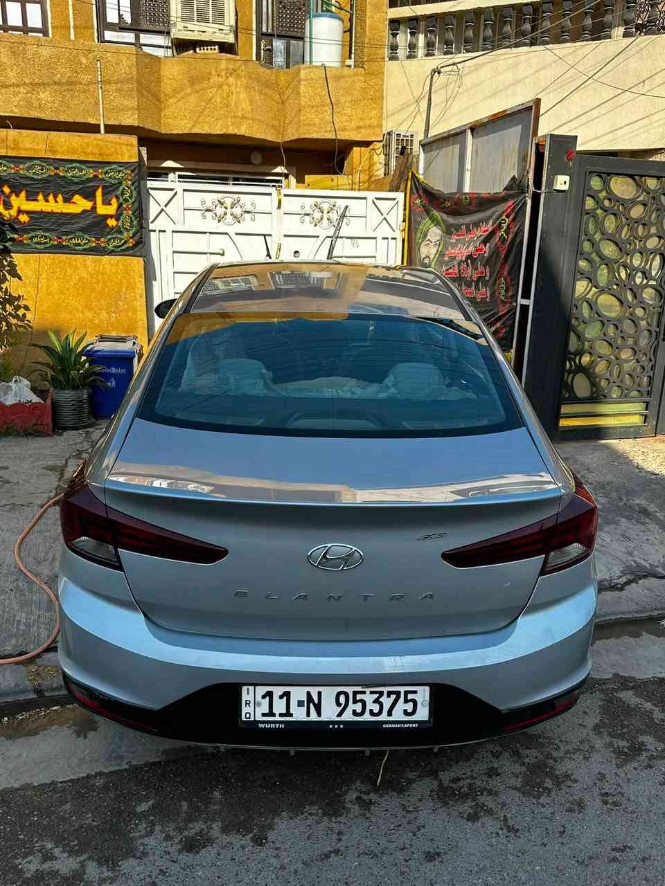 النترا خليجي ٢٠٢٠ لون رصاصي
السيارة خير من الله كير ومحرك مكفولات بيهة جاملغ ايمن طخة مال دراجة الباقي كلة سليم واكو تلحيضات بالدعاميات فقط ماشية ١٨٠ كيلو 
رقم بغداد باسمي تحويل ثاني يوم هزة وكلشي كامل 

السعر ١٣٥ 
***********
