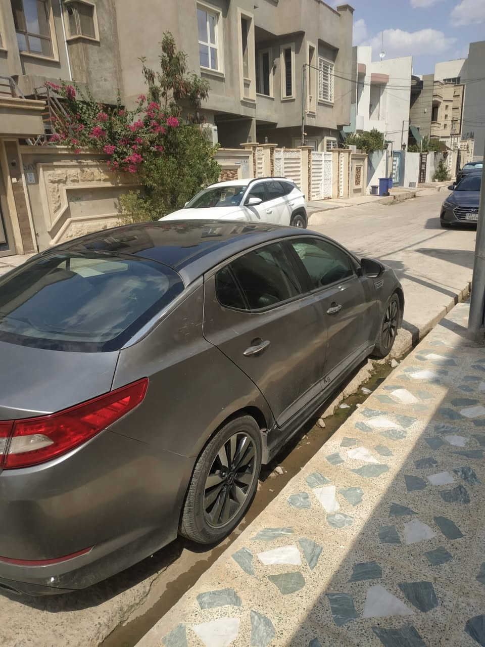 السلام عليكم
كيا اوبتما للبيع 
موديل 13 وارد امريكي /2000تيربو 
لون رصاصي فول مواصفات 
بانوراما 
كشنات كهربائيه /تدفئه /تبريد
كشن الخلفي تدفئه فقط 
الكشن خزن ميموري
شاشه كبيره نظام الابل والاندرويد
شفتات ستيرن 
سياره نضيفه ومرتبه
رقمها بغداد باسمي 
حادثها جاملغ الخلفي من جهه النفر وبنيد 
بدون لغود وشواصي 
السعر خاص او الاتصال على الرقم ***********
