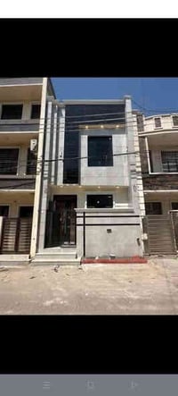 مكتب ارض القمة 🏩 🏘بيع مساحة ٥٠م عدد اربع خمسينات🏘   الواجه 4م         ...