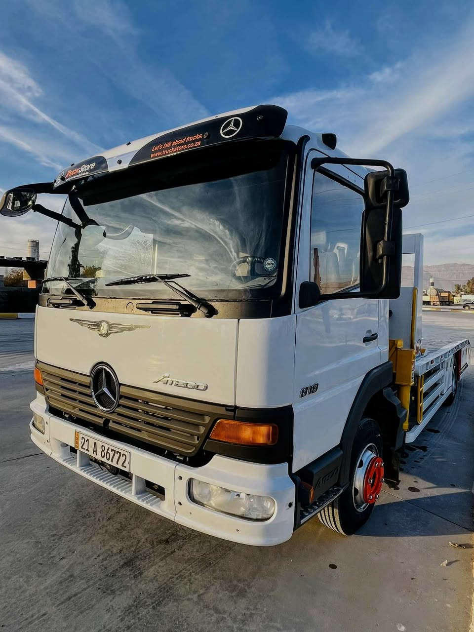 السلام عليكم
للبيع اتيكو كرين فلات موديل (..2003..) 6 برغي 4 سلندر 
مواصفات/ هاف+ استوب كهرباء+ مراية كهره باء 
خلفي جوبلس/ امامي سبرينك 
كرين سوبرزيت 3طن 2 سلايت بدون كسر فطرو لحيم 
السيارة مابي اي نقص نفس الصورة ماشاءأللة جديد جديده 
محرك گیر شاصي اكسل كرين مكفول كفاله عامة بشرط 
تخم تايرات و باتري جديده+ رقم و سنوي هزه جديده 
عنوان السليمانية 

***********📞📞.                شاباز كرين 
                                               Shabaz : kren
