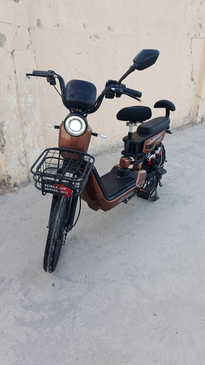 سلام عليكم للبيع 

بايسكل شحن حجم 20 مستعمل قليل
 بطاريات جديد كشن جديد عقل او بطاريات شرط عل فحص 
موديل 2024 
بايدار جديد 
مثبت سرعه 
نقص بريك وره و جاملغ كدام فقط  

السعر 200    خاص 
*********** بي واتساب
