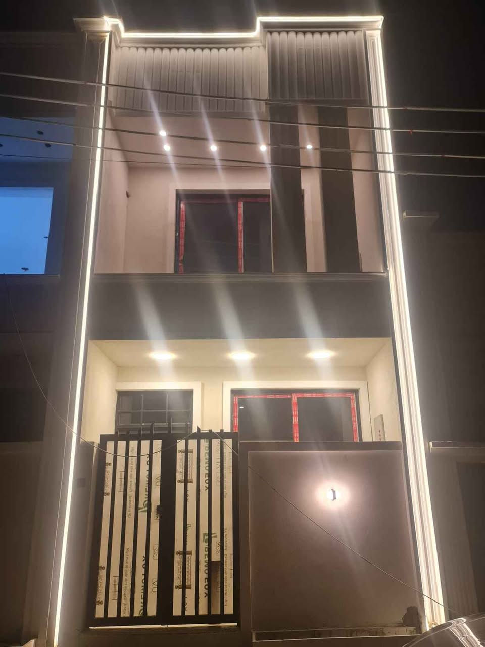 👈👈زيرو تحفه👍👍

للإيجار 👈شرط للموظفين 👉
شبابيك المنيوم سلايت 
أبواب صاج تركي
 
غرفتين واسعه  ٤.٥ متر
مطبخ كبير ٦ متر
استقبال واسعه ٤.٥ متر
بيتونه كبيره 
بواري سبلت تقطير و ستلايت دفن
٥٠ متر 
الدوره خلف أفران الزيتون 
٥ دقايق عن الطابقين 
تبليط ماء كهرباء نت لباب البيت 

للحجز والاستفسار على رقم 

الواتس اب *********** بغداد, العراق
