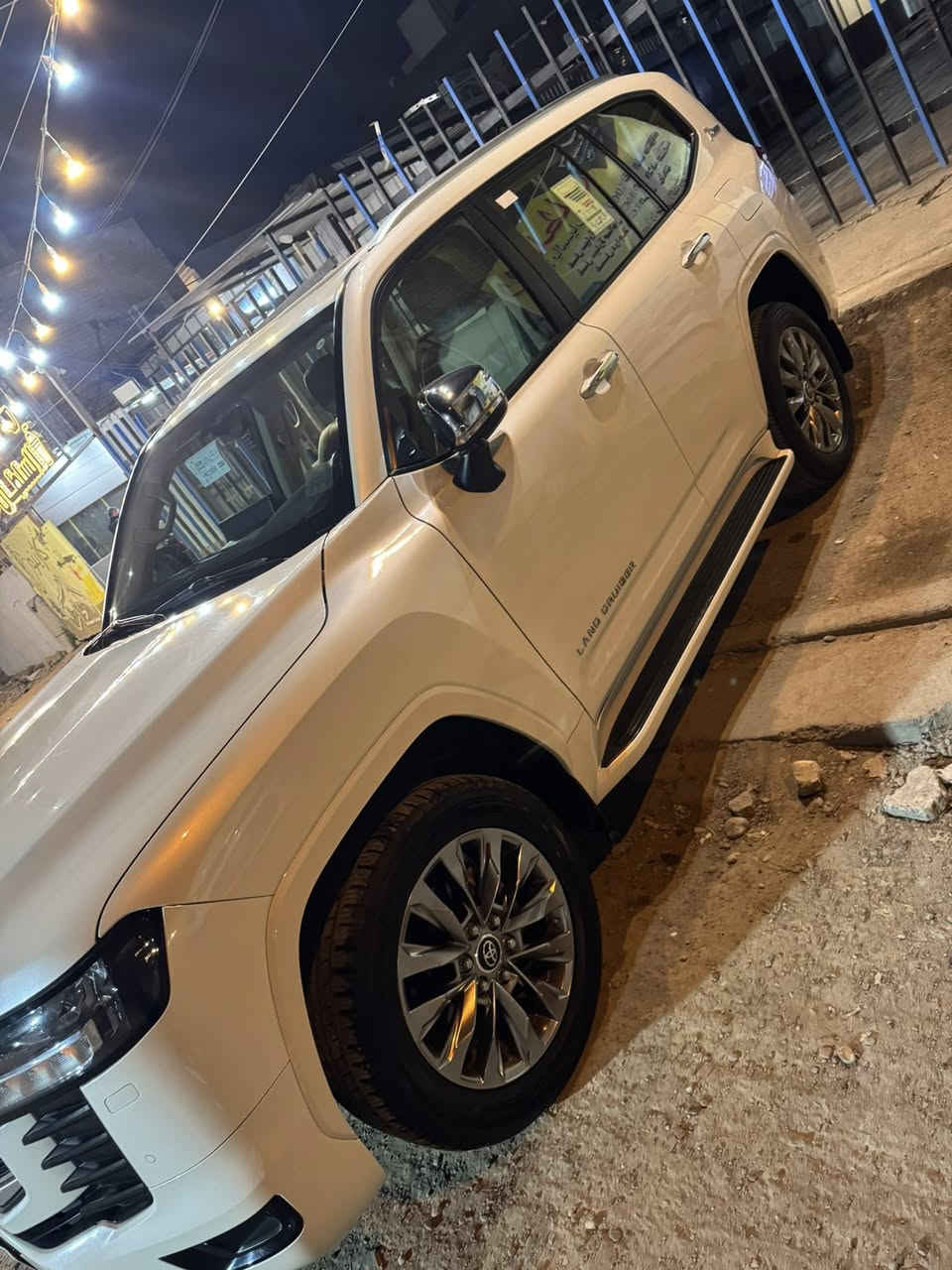 السلام عليكم جميعاً
لاندكروز 2022 ساز اصل ام التطبيق ضمان
ماشيه 46 الف 
السعر 63 $الف 
رقم بغداد انكليزي دولي هزة جديده 
تحويل ثاني يوم 
للاستفسار ***********
