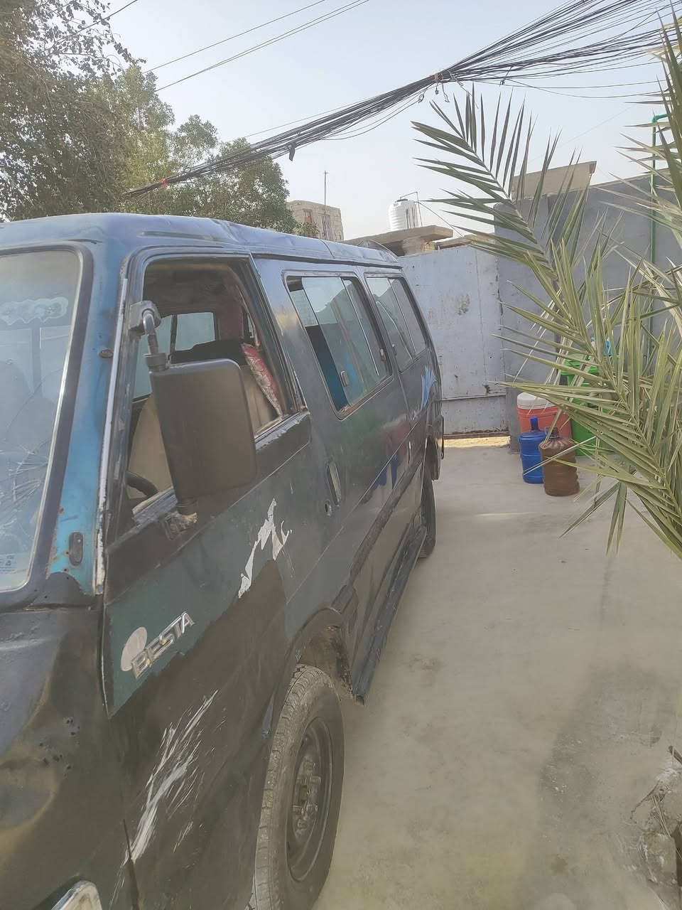 كيه بسته 94 
رقم بغداد 
سنويه نافذه بال20
وكالة ماكو تحويل فقط 
مكفولة مكينه وكير وكسن 
كشر شوف العين 
مكاني بغداد النهروان 
السعر 15 
***********
