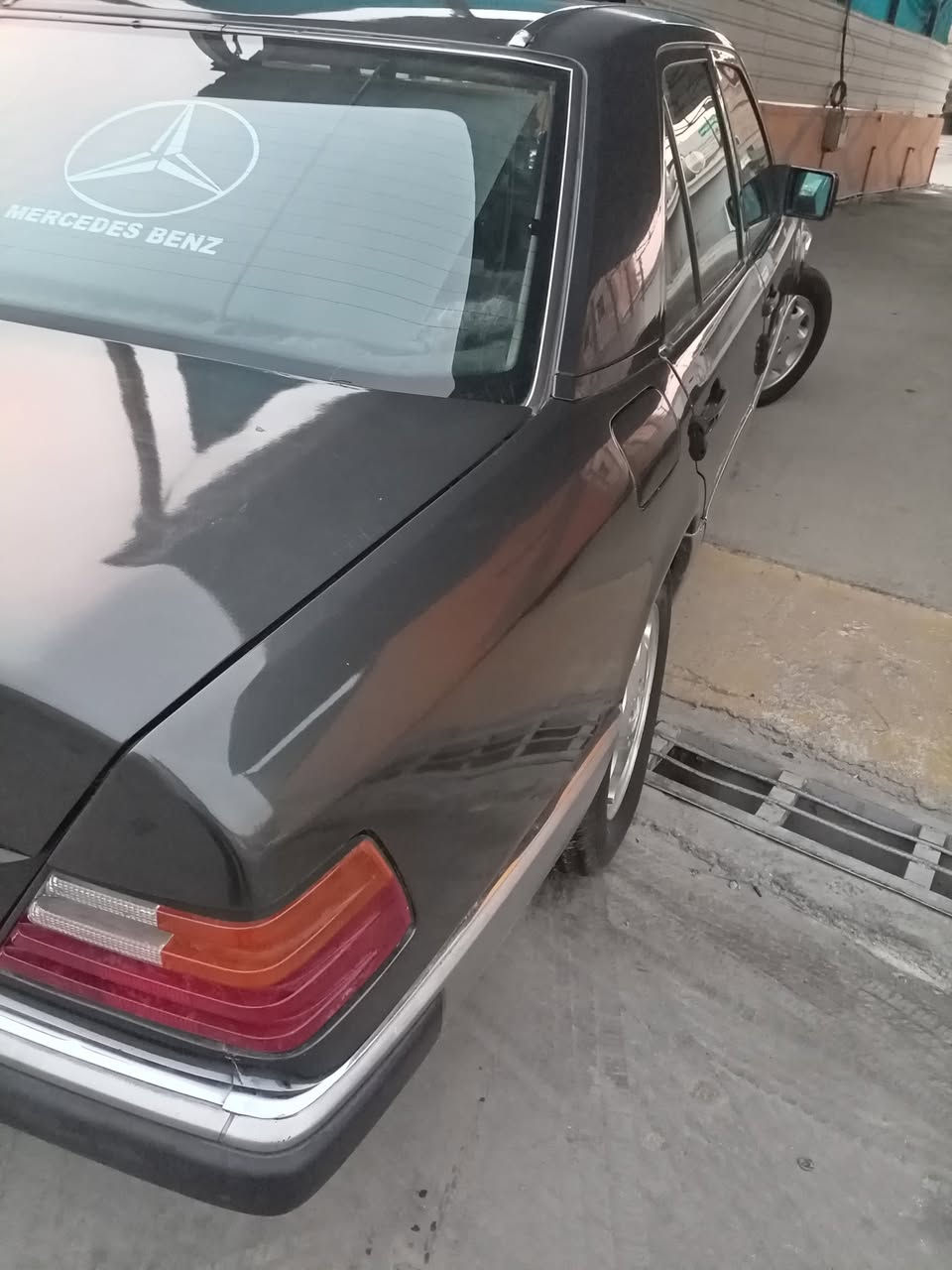 موديل 91  حجم 230 نينوى صبغ عام بدون دعم جارده محرك نفخ بطارية جديدة رقم دولي  كابون بنزين سعر 68 رقم صاحب السيارة *********** ايطارات جديد 4 مكلف بلنشر
