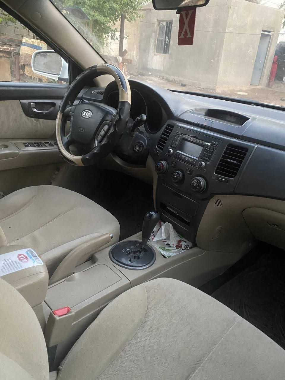 سلام عليكم للبيع اوبتمه 2009خليجي سياره بيها جاملغ امامي مبدل بدون دواخل سياره تخم تاير حداديه مكينه كير مكفولات مكان سياره ديوانيه دغاره 
السعر 115وبيها مجال 
الاستفسار ***********
