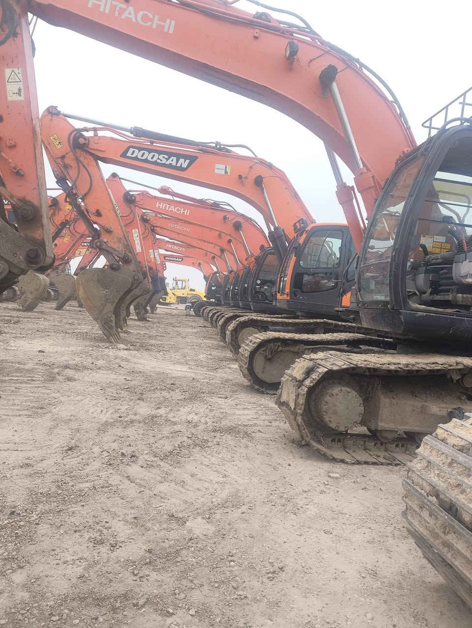 على بركه الله يعلن مكتب الفهد لتأجير الآليات والمعدات الثقيلة عن توفر كافه لآليات  الانشاتيه وتجهيز كافه المشاريع والشركات بالاليات والمعدات الثقيلة بأجور يوميه مناسبه مكانه داخل الديوانية ومستعدين للعمل في كافه المحافظات للتواصل معنا عبر الهاتف ***********
