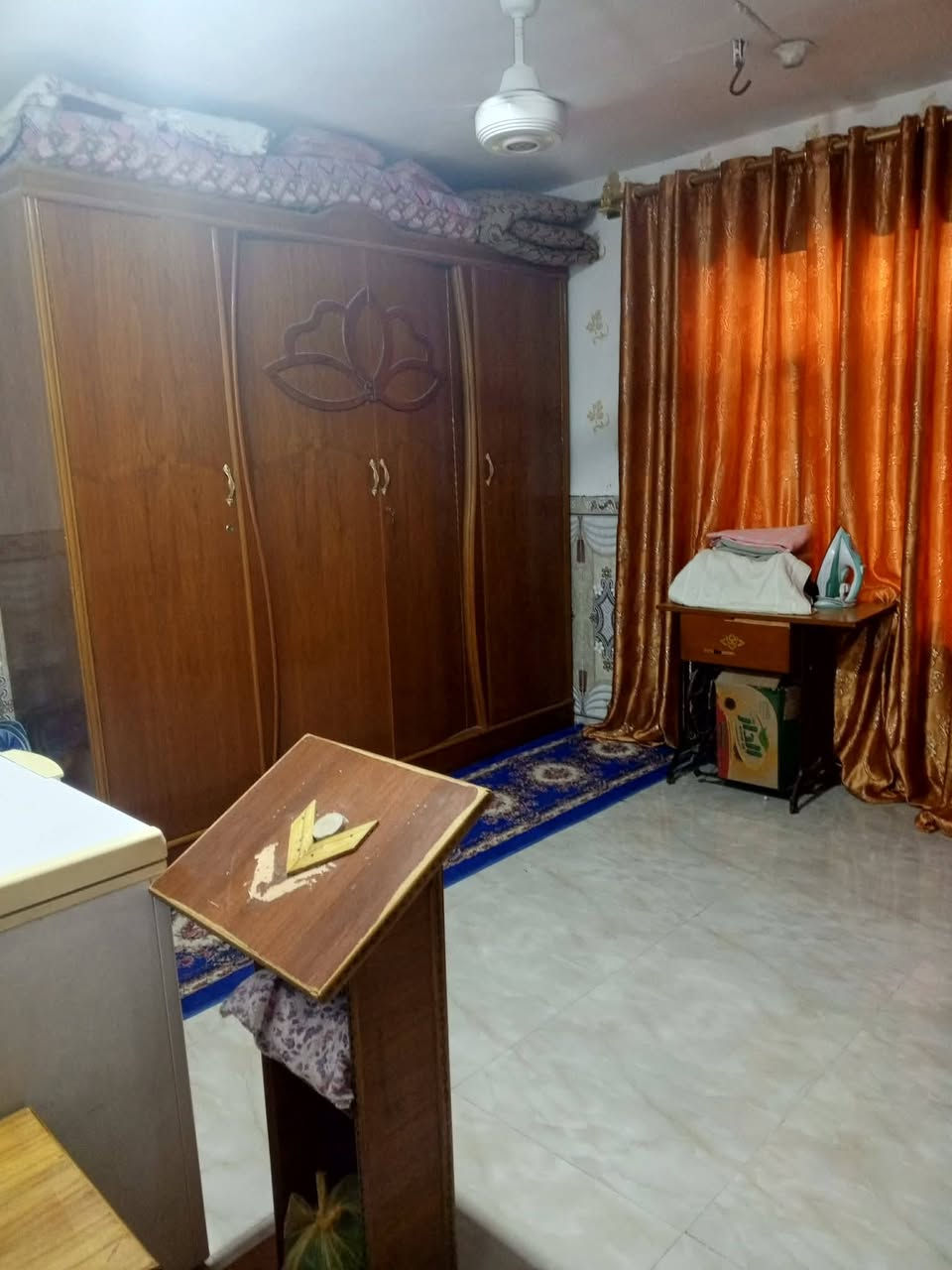 السلام عليكم
بيت للبيع زراعي المساحه ٢٠٠ متر العنوان بالسده حي النصر الثاني البيت كلش نضيف وكامل البيت طابقين يتكون الطابق الاول من / غرفتين + صاله + ستقبال + مطبخ + طارمه كبيره + صحيات / الطابق الثاني بناء فرمستون والسكف سندويش نقص لبخ وارضيه يتكون من غرفتين وصاله الخدمات كامله السعر المطلوب ( 43 ) مليون وبي مجال الاستفسار اكثر / *********** // ***********
