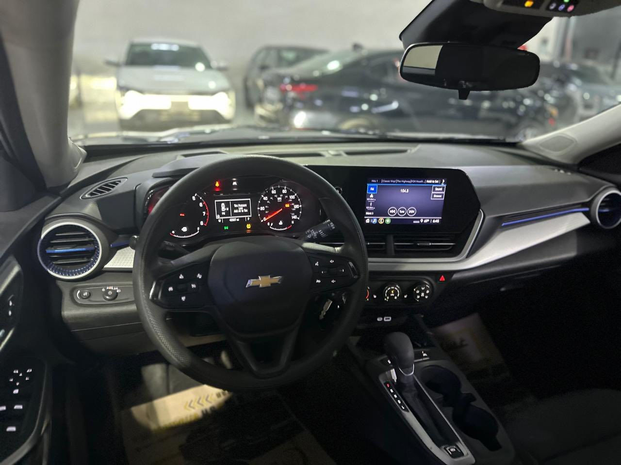 تراكس موديل 24  سياره ماشيه 42. سياره بعده رقم كاتي موجوده في اربيل سياره بجم كبس خلف كبس بيه بابين امبدل بلادي  بيه صبغ بيه مكانين صغار صبغ حتى دعاميات بله صبغ. كوله ابشرط كير محرك.  ***********
***********  سعر 148$ او بيه مجال بصيط
