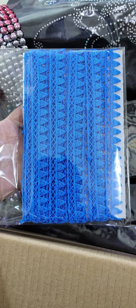 صندوق ب ١٥ الف مع التوصيل
(٢٢ قطعة) لوازم خياطة
الصندوق يجي بي كل القطع الي بالصور 
واتساب ***********
توصيل لكل العراق
