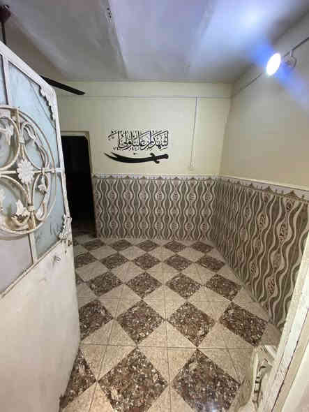 شقه طابق اول للأيجار 
تصلح لسكن العوائل 
العنوان /  الجمهوريه - دور المحاربين📍
المساحه / 90  م 
المحتويات /  غرفتين منام + صاله + 
مطبخ + صحيات  
الأيجار / 400 الف  
للتواصل :
***********
***********
***********
