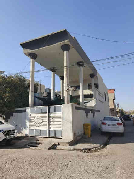 عقار سكني بيع مستعجل ، طابو 
المساحة ٢٠٠ متر ، ركن 
المنطقة حي النصر ، داخل فرع سيراميك الداوودي قريب على الشارع جدا
موصفات العقار: 
طابقين ، غرفة نوم ، مطبخ ، استقبال سقف ثانوي ، منور كله كاشي
طابق ٢ : غرفة نوم ، مخزن  كله كاشي 
السعر ١٩٥ مليون فقط
للتواصل والاستفسار مع صاحب المنزل بشكل مباشر 
 ***********
