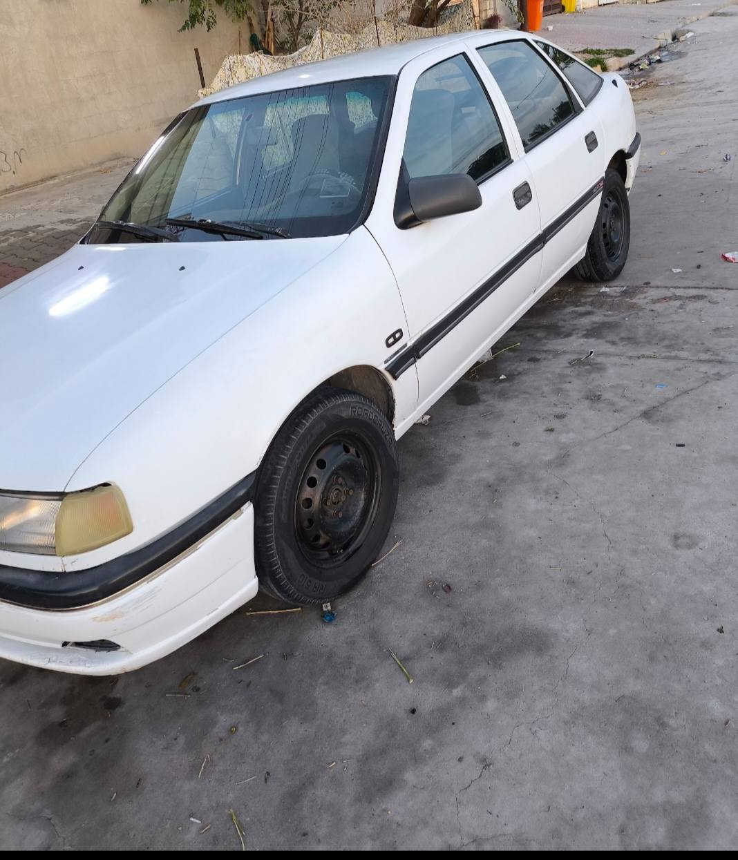 اوبل فكترا موديل ٩٢ محرك ٢٠ رقم كركوك بدون صبغ شرط التحويل والوكالة تبريد بلادي بس ما يشتغل وارد ياباني بطاقة بانزين موجوده السعر ٣٧ وبي مجال رقم موبايل *********** مكاني حي العسكري
