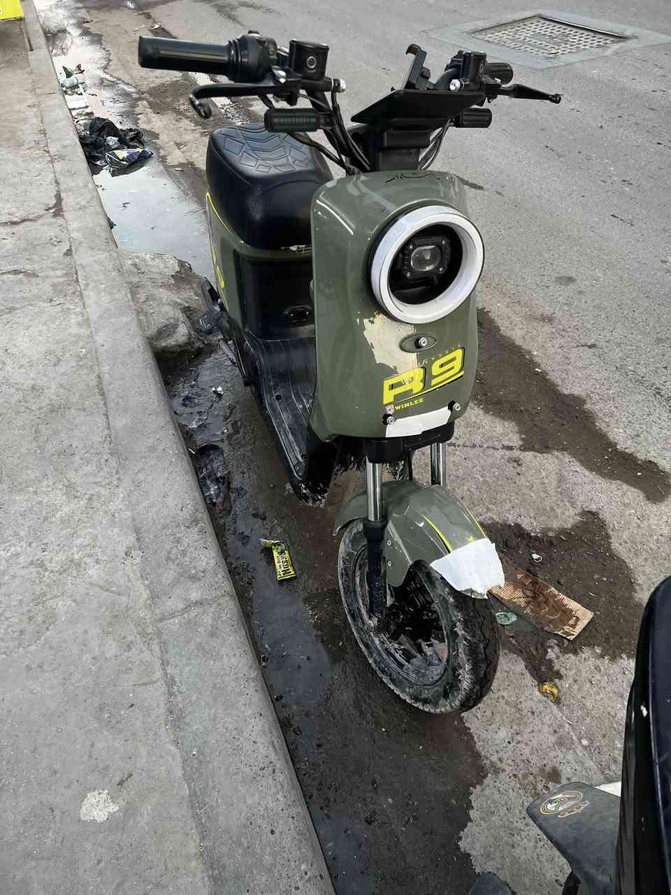 السلام عليكم من رخصت الكروب عندي دراجه شحن للبيع نوعR9 مديل2025 ضربته جاملغ  فول موصفات دراجه تحتوي سويجين كارت بصمه عطلت وتصير ب 15 الف عنوان بغداد المشتل شارع المطبك للاستفسار *********** متواجد ع نت السعر 400 وبيه مجال مآخذه ب600 الف شوف مكاتبه إذا مصدك
