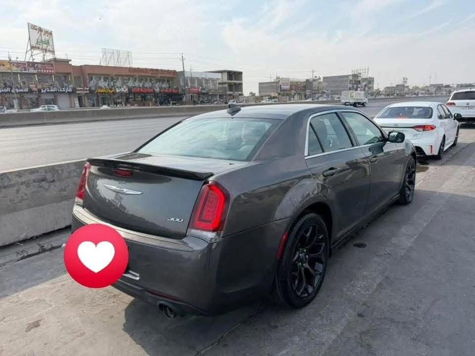 السلام عليكم
كرايسلر اوباما . الي يدور سيارة جديدة مماشية

تو ويل

الموديل :2019 .

العداد : 27 الف ميل وظع شركة 

المحرك : 3.6L . V6 .

الرقم : سليمانية الدولي الحديد سنوية جديدة 2033

المواصفات :

* ⁠مصابيح اماميه Led .

ويل قياس 20 انج عنكبوت .

مقاعد جلد .

مقاعد السائق كهرباء  .

مثبت سرعه .

كامره خلفيه .

مرايا متحسسه للاضاءه العاليه .

شاشه جبيره .

السياره⁠ بجم عريض 

بدون حادث جاملغ الخلفي تخريب فقط

صور مرفقة

للاستفار اكثر

السعر 245 

شكرا

***********
