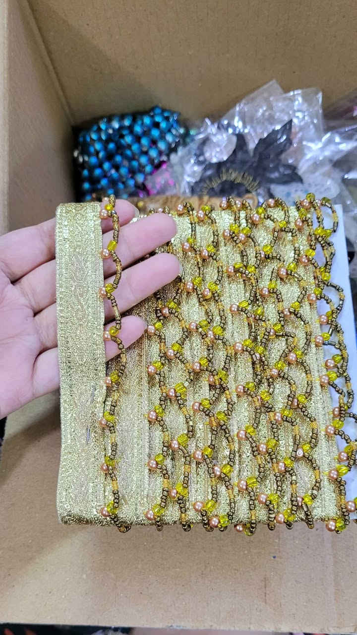 صندوق ب ١٥ الف مع التوصيل
( ٢٥ قطعة ) لوازم خياطة
الصندوق يجي بي كل القطع الي بالصور 
واتساب ***********
توصيل لكل العراق
