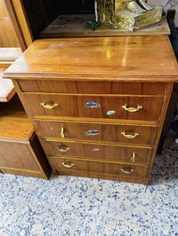 جرابي ام النفر عدد 2 خشب ثكيل تكمه مو سوكي وميز تواليت وكومديات وميز ا...